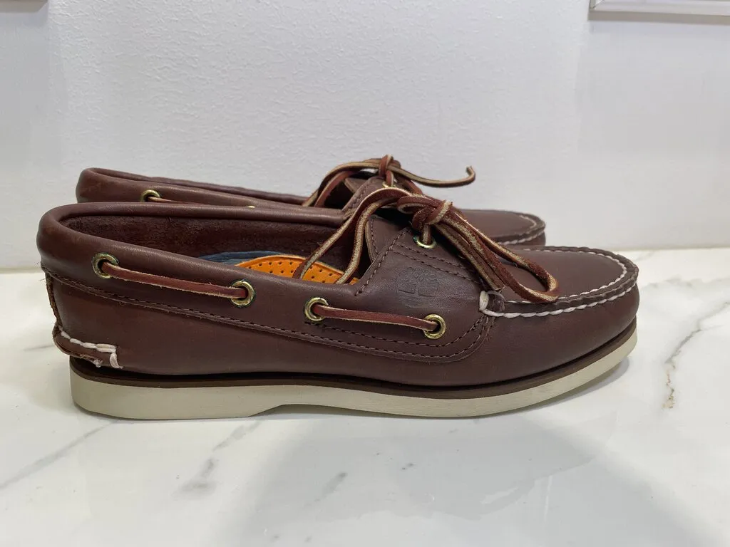 (5.5) NWT Boat Shoes