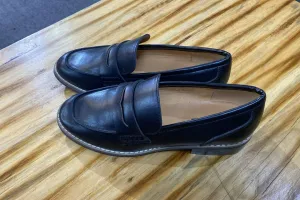 Classic Black Leather Loafers – Timeless Style for Everyday Wear Size 36