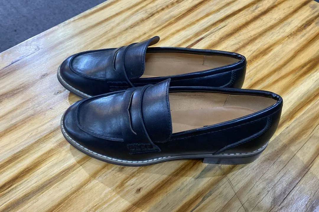 Classic Black Leather Loafers – Timeless Style for Everyday Wear Size 36